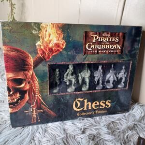 Pirates of the Caribbean Dead Man's Chest Collector's Edition Chess 28 Pcs ONLY